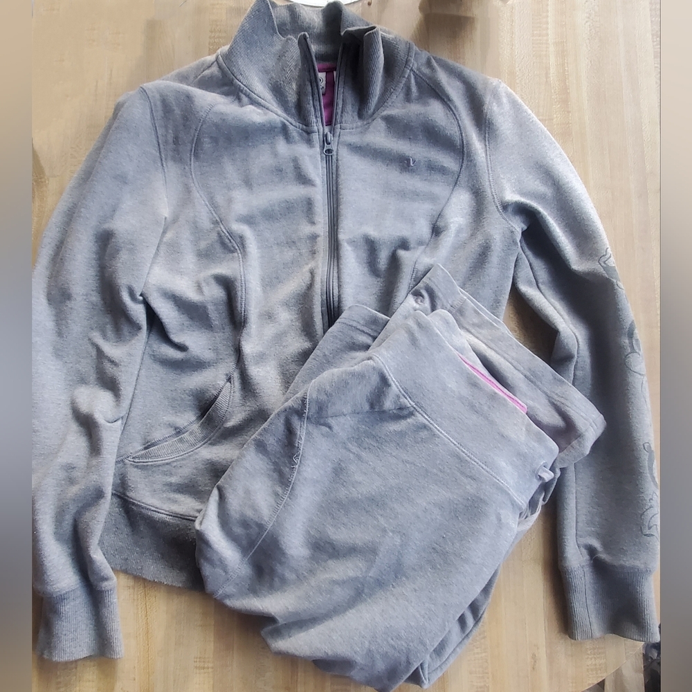 Athletic Works Gray Design Jacket/Shorts Set
